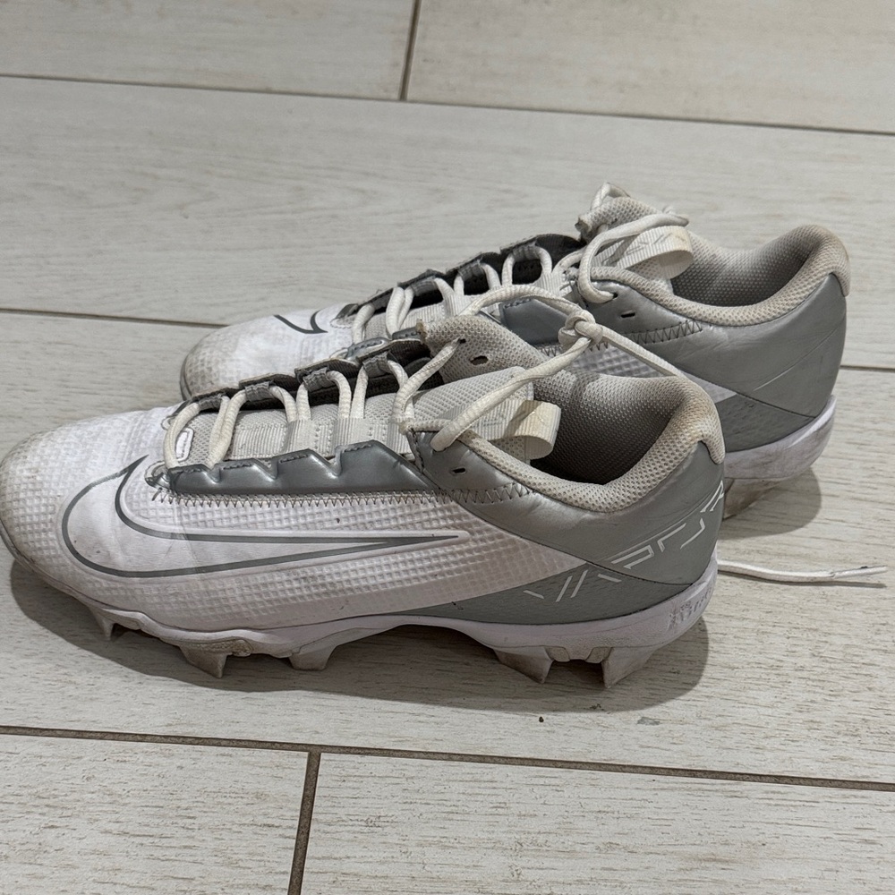 Men’s White and Gray football Nike vapor Cleats 7.5